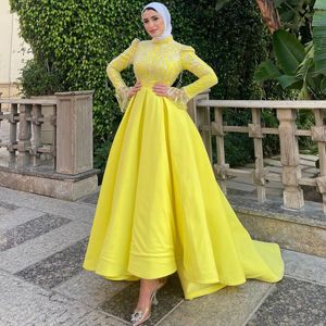 Exquise asymétrique une ligne robes de bal perlées paillettes robe de soirée musulmane plissée satin arabe Dubaï formelle robe d'occasion spéciale