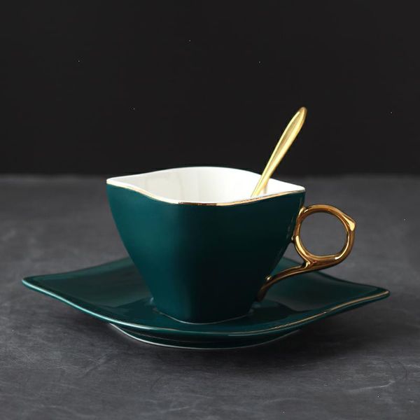 Ensemble de tasses à café et soucoupes exquises, style européen, tasse à thé de l'après-midi anglaise peinte en or, petite tasse de luxe à fleurs simples