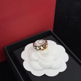 Artisanat exquis, créateur classique de la marque, petite bague de lettre, fête de mariage pour femmes et hommes, bijoux, boîte cadeau d'amour