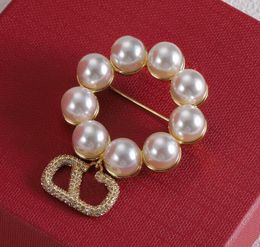 Voortreffelijk designer merk broches unieke parelbroche pin hoge kwaliteit sieraden vrouwen mannen kerstfeest cadeau accessorie