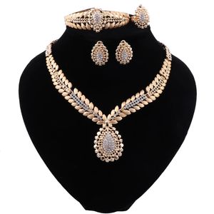 Ensemble de bijoux exquis Dubai couleur or pour femmes mariage cristal Costume conception goutte d'eau collier ensemble de bijoux