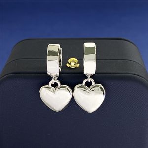 Pendientes exquisitos de diseñador para mujer, nueva tendencia, aretes de plata chapados con personalidad simple, aretes magníficos de lujo, regalo de cumpleaños de compromiso para fiesta zl188 I4