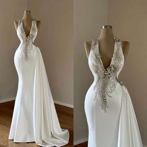 Exquise sirène robes de mariée en V col brillant en V