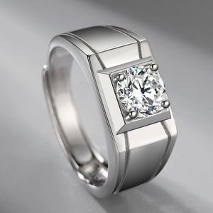 Exquis Moissanite Diamant Dominateur Significatif S925 Bague En Argent Plaqué Platine Lumière De Luxe Populaire Bijoux Homme Cadeau