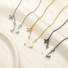Bijoux hip-hop de créateur de collier de collier de collier en 18k accessoire unisexe en or avec design audacieux
