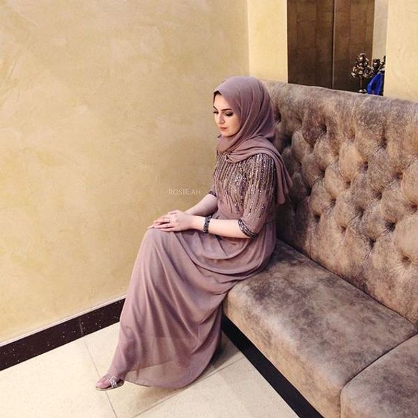 Exquis Sequin Arabe Turc Robes De Soirée Hijab Perles Dubaï Kaftan Demi Manches Longues Abaya Formelle Robes De Soirée Robe De Célébrité Personnalisée