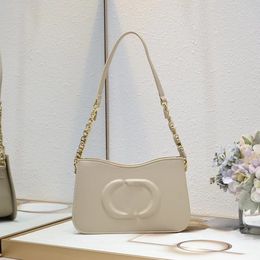 Exquisitos bolsos pequeños para la vida diaria, bolsos de diseñador, bolsos de marca, convivencia de apariencia y realidad, atmósfera de alta gama, moda y versatilidad.