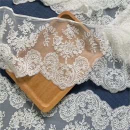 Exquise Soft Double côté onde brodée de dentelle brodée Vêtements de garniture matériau fait à la main