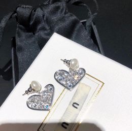 Exquisito Trendy Silver Plated Heart Dangle Earring Classic Designer Crystal Earrings Stud Aretes Orecchini para mujeres Wedding Party Jewelry Accessories