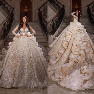 Exquisite V Neck Wedding Ball Jurk volledige lengte Ruches Huwelijks Jurk Shiny pailletten kanten kralen aso ebi bruidsjurken Arabisch Dubai 0516