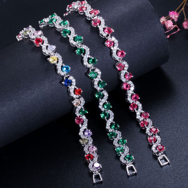 Exquisita pulsera para mujer Joyas de diseñador Pulsera con dijes Ronda Suiza AAA Cubic Zirconia Rojo Blanco Rubí 18K Chapado en oro Plata Pulseras de latón para mujeres