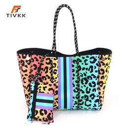 Sac de plage imprimé léopard extra large en néoprène, sac à bandoulière pour femme avec petits sacs à main, imperméable et respirant, sac de sport de natation