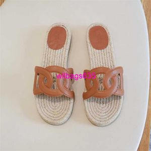 Sandales supplémentaires en cuir Slippers 2024 Summer Diswear Pig Nose de coffre authentique Pantoufles en cuir herbe Chaussures pêcheurs tissés avec des semelles de corde de chanvre à la maison