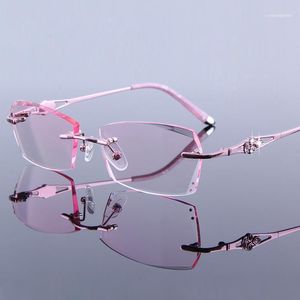 Brilmonturen voor vrouwen Rhinestone RICHTLOCHTE EIG Glass Lady Lezen Hoge Clear Lens Hyperopia Dames Roze Presbyopic1