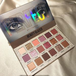 Oogschaduw 18 kleur make -up hoogtepunt oogschaduw palet waterdichte glitter pigment rokerige pallete make -up natuurlijke matte