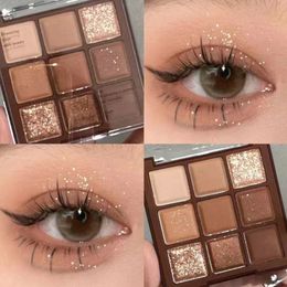 Oogschaduw 9 kleuren Glitter oogschaduwpalet Matte aardekleur Bruin Acryl oogschaduwpalet Waterproof Koreaanse contourmake-up cosmetica 230904