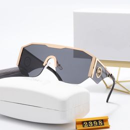 Lunettes de lunettes de lunettes de la mode Nouvelle vague Lunettes de protection de l'environnement Lunets de mode masculine Dernier noir métal complet UV400 Sunshade Square