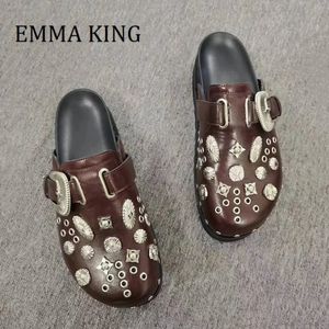 Eyet-versierde slippers rond teen 312 mode sier dames toon gespen muildieren