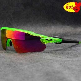 Gafas de sol al aire libre de ciclo de gafas UV400 3 lentes Sports Gafas para bicicletas Polarizadas con estuche para hombres OO9465 # 9208 121