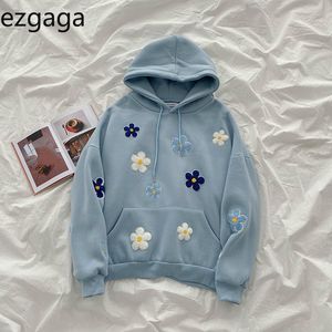 Ezgaga Fleur Hoodies Lâche Automne Hiver Mode Broderie Épaisse Style Preppy Kawaii Dames Sweat Jumper Streetwear Tops 210430