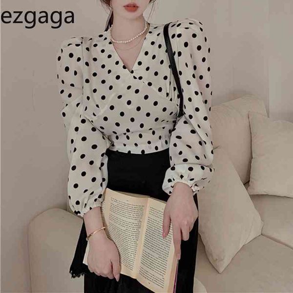 Ezgaga Polka Dot Blouse Femmes Chic Bandage Crop Tops Manches Bouffantes Col En V Printemps Mode Coréenne Dames Chemises Élégantes All-Match 210430