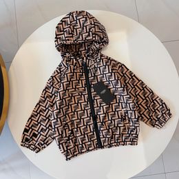 F JEAGDE BÉBÉ BÉBÉ Veste à capuche printemps et automne Sprint Sprint Veste de luxe Veste de haute qualité pour enfants avec short veste de sport pour enfants haut de gamme Dhgate