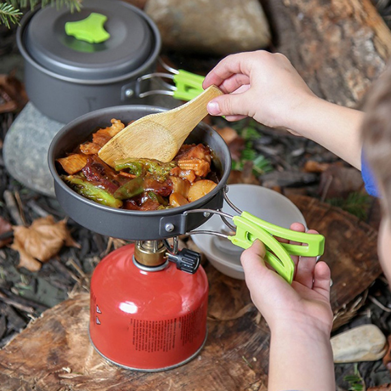 hiking cooking equipment