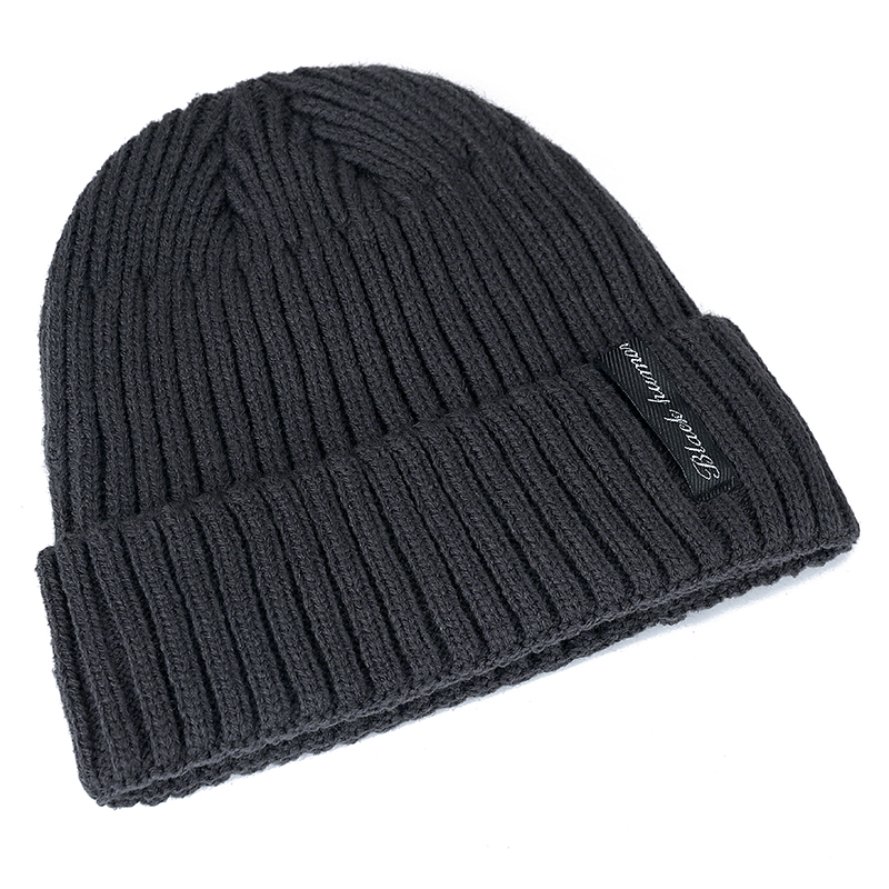 black skully hat