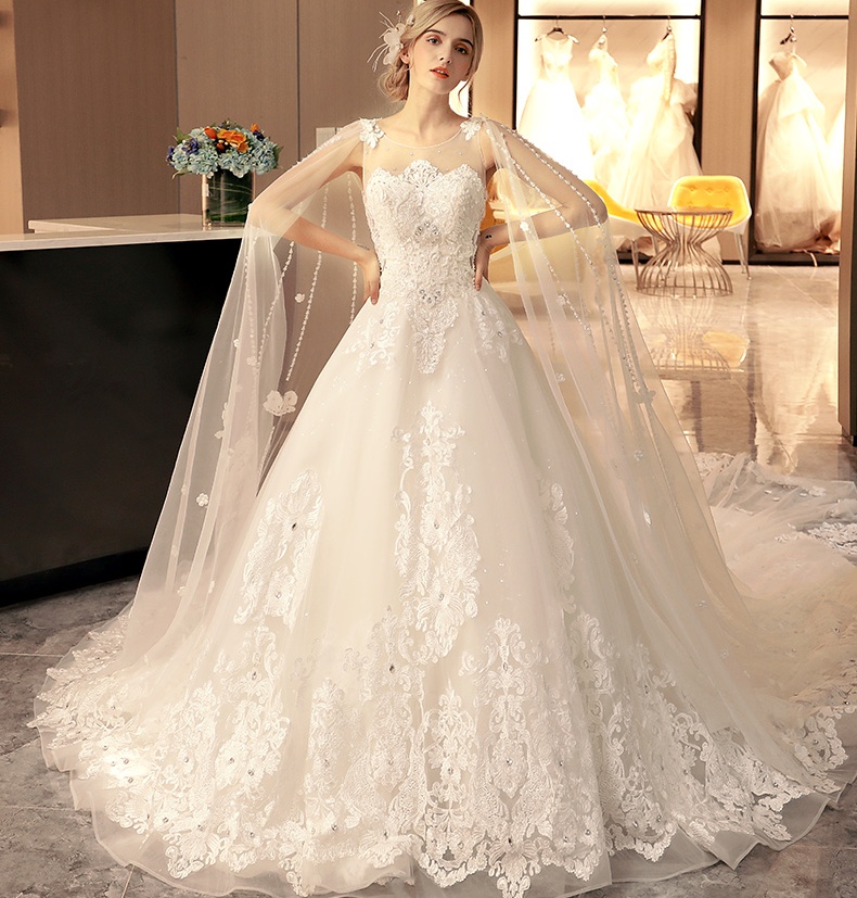

Vintage Lace Applique Beaded Ball Gowns Wedding Dresses With Long Cape Chapel Train Lace Up Bridal Dress Ivory Vestido De Novia