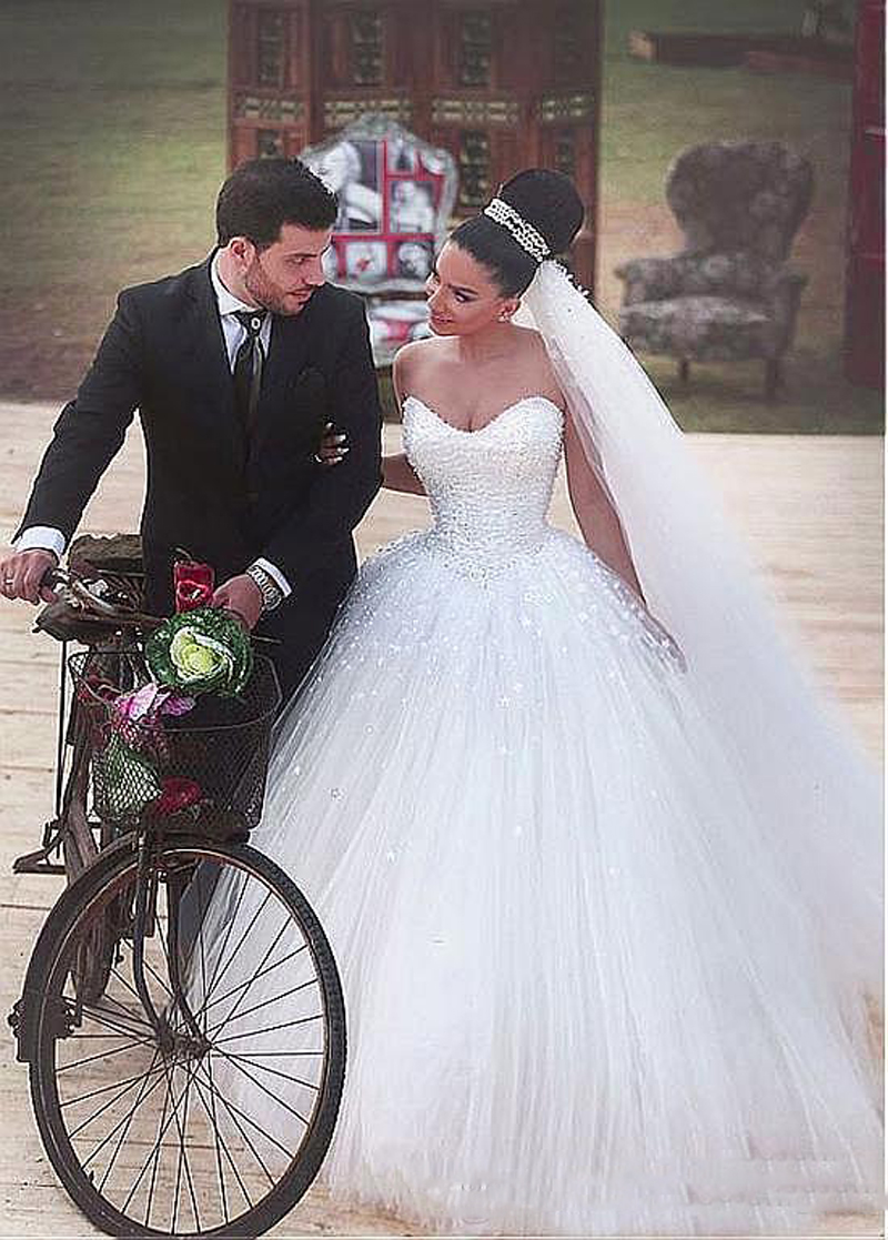 

2017 Dubai Shiny Beads Puffy Ball Gown Wedding Dresses Plus Size Tulle Formal Sweety Bridal Gowns Sweetheart Robe de Mariage Custom, Ivory