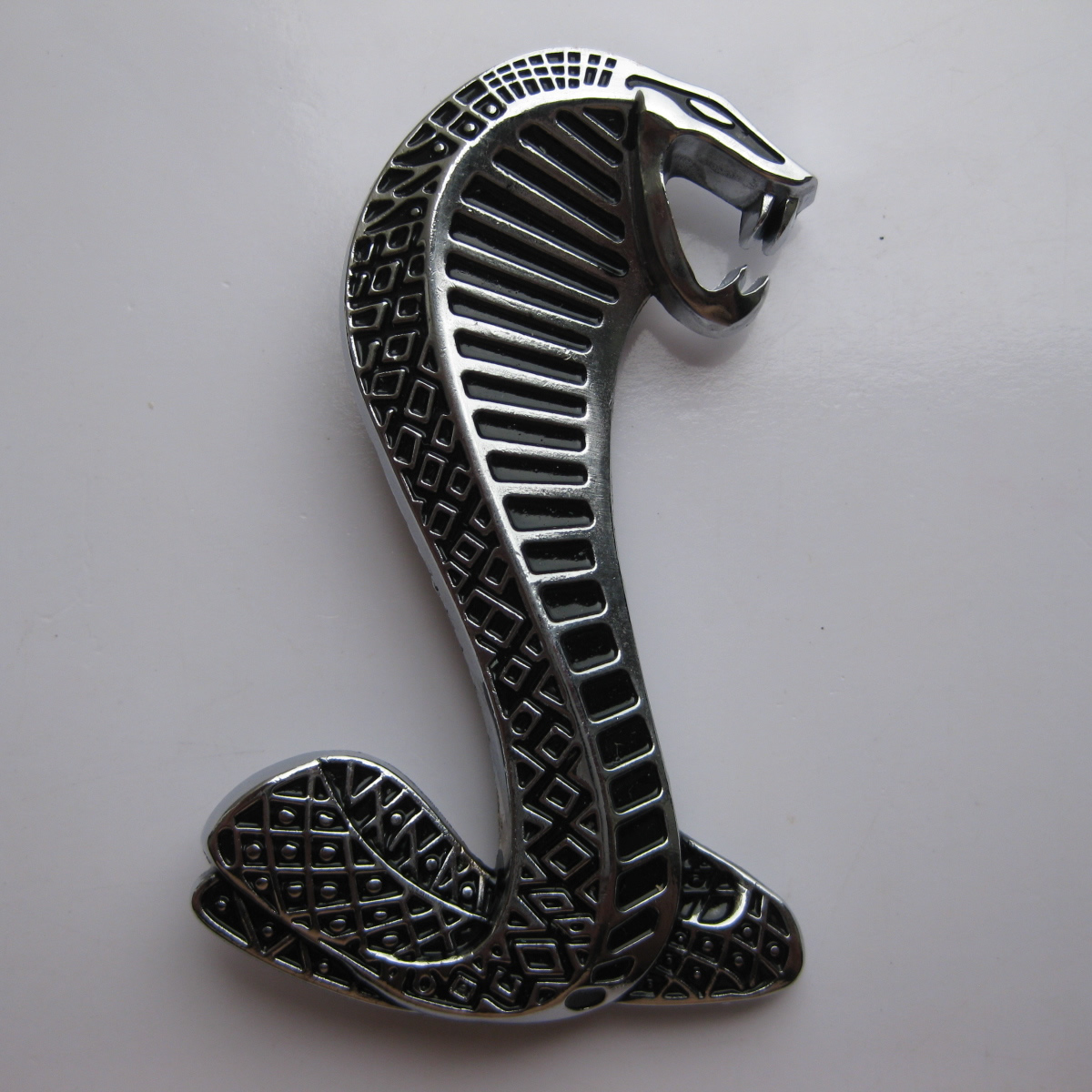 

FORD MUSTANG COBRA SNAKE SUPER SHELBY FRONT GRILL LOGO EMBLEM BADGE BLACK