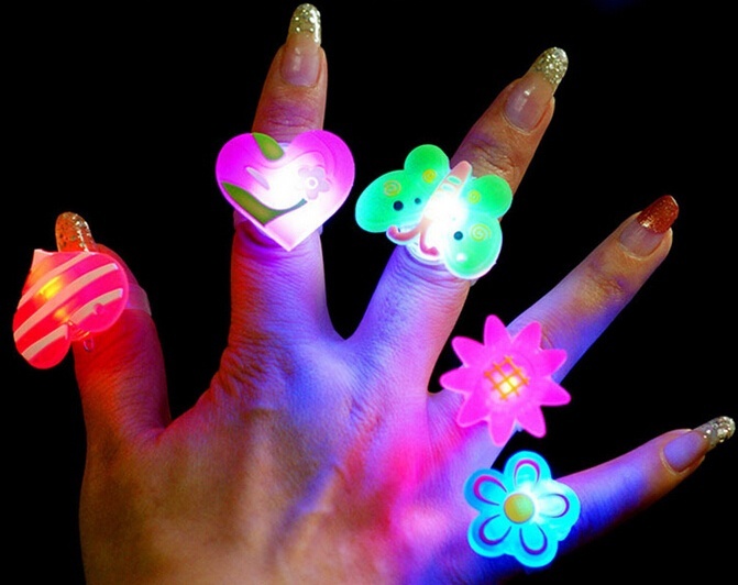 200 LIGHT UP FLASHING EMOJI RINGS EMOTICON JELLY RINGs PARTY bag FAVORS pinata
