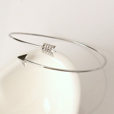 

Fashion Bangles Arrow Open Bracelets Trendy Bangle Bracelets Gold /Silver Tone Cuff Bracelets Bangle Womens Jewelry Gifts Bangle Cuffs