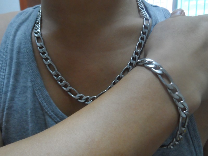 

Free Ship Brand New Style 316L Stainless Steel 9mm wide Figaro NK Chain necklace & bracelet Jewlery Set for Men's Nice XMAS Gifts Silver, Black