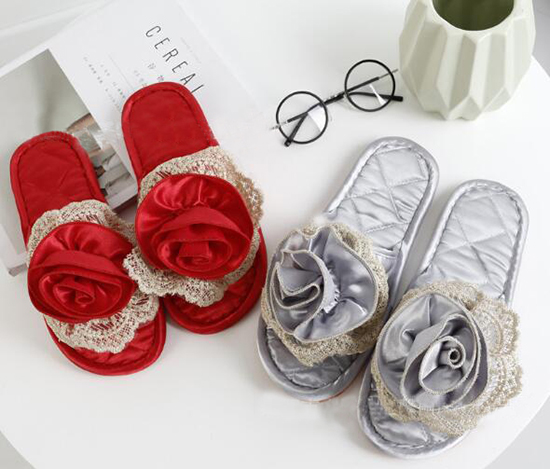 

Household slippers Wholesale Lace Bright red Wedding Man and woman Lovers Beauty Parlor Imitation Ox-tendon Sole Slippers