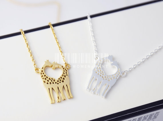 

30PCS- N019 Gold Silver Cute Heart Loving Giraffes Necklace Simple lovely Twin Giraffe Deer Necklace Animal jewelry for couples