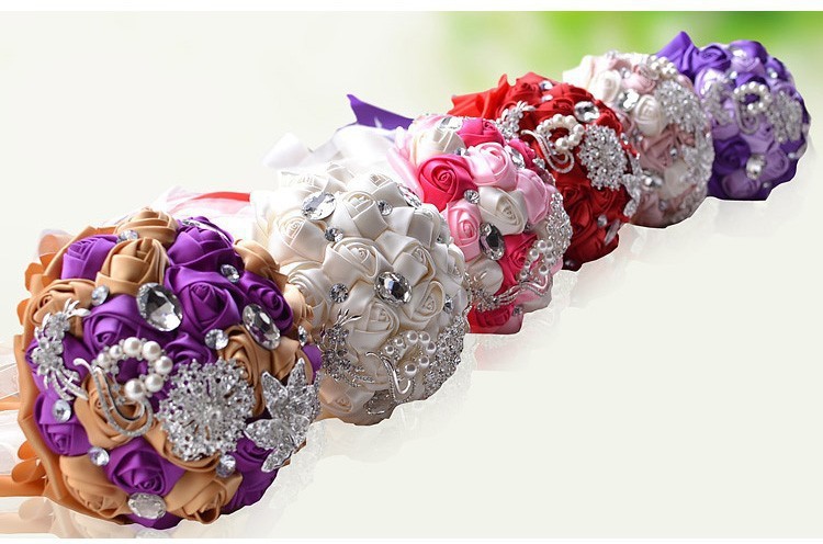 

Gorgeous Wedding Flowers Ramos De Novia Elegant Pearl Bride Bridesmaid Wedding Bouquet Crystal Sparkle 2015 New Artificial Wedding Bouquets