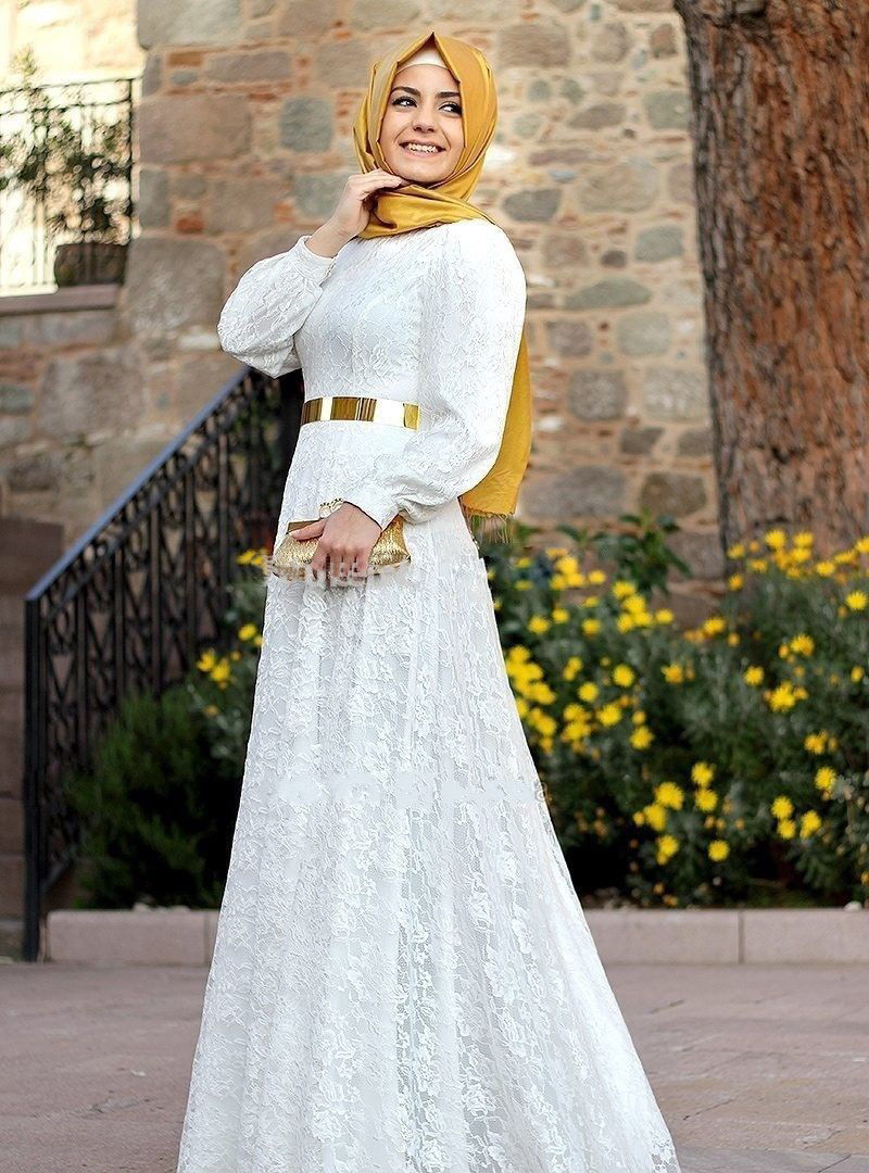 

Long Sleeve Muslim lace Evening Dresses With Long Sleeves High Neck Romantic Gold Sash Floor Length Celebrity White Prom Gowns 2016, Red