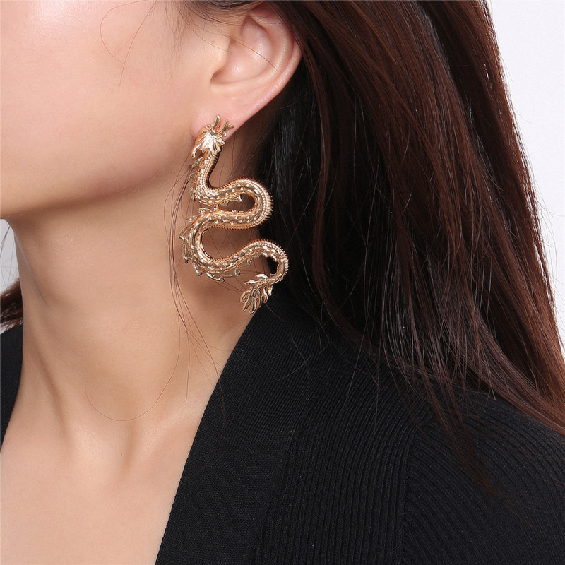 

DoreenBeads Fashion Vintage Dragon Stud Earrings For Women Personality Silver Gold Ethnic Chinese Jewelry For Party Gift