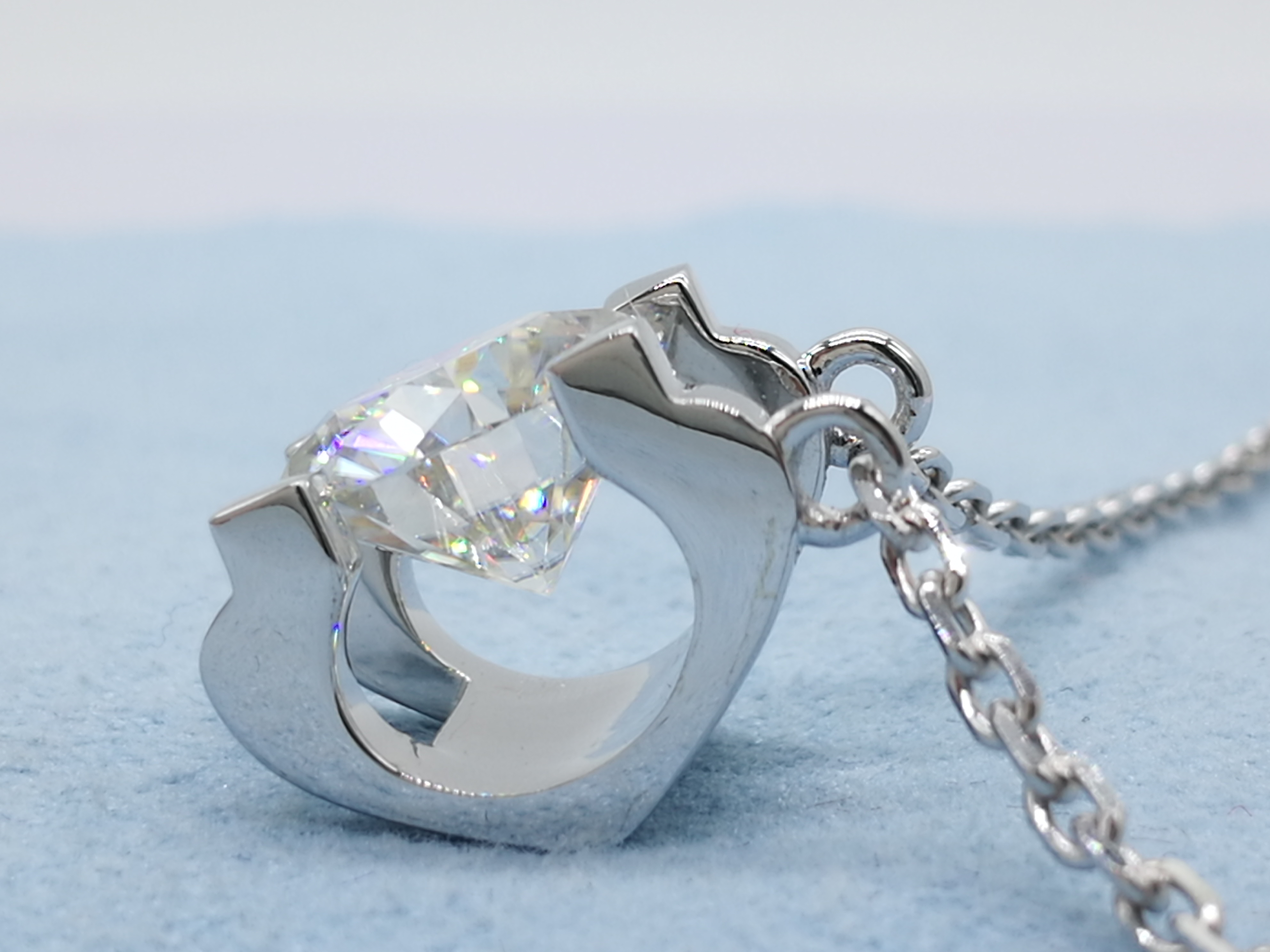 

2019 New Arrival Pendant Necklace Setting Moissanite Diamond Stone 9k,14k,18k Gold Classic "U" Shape Design Pendalant With Chain