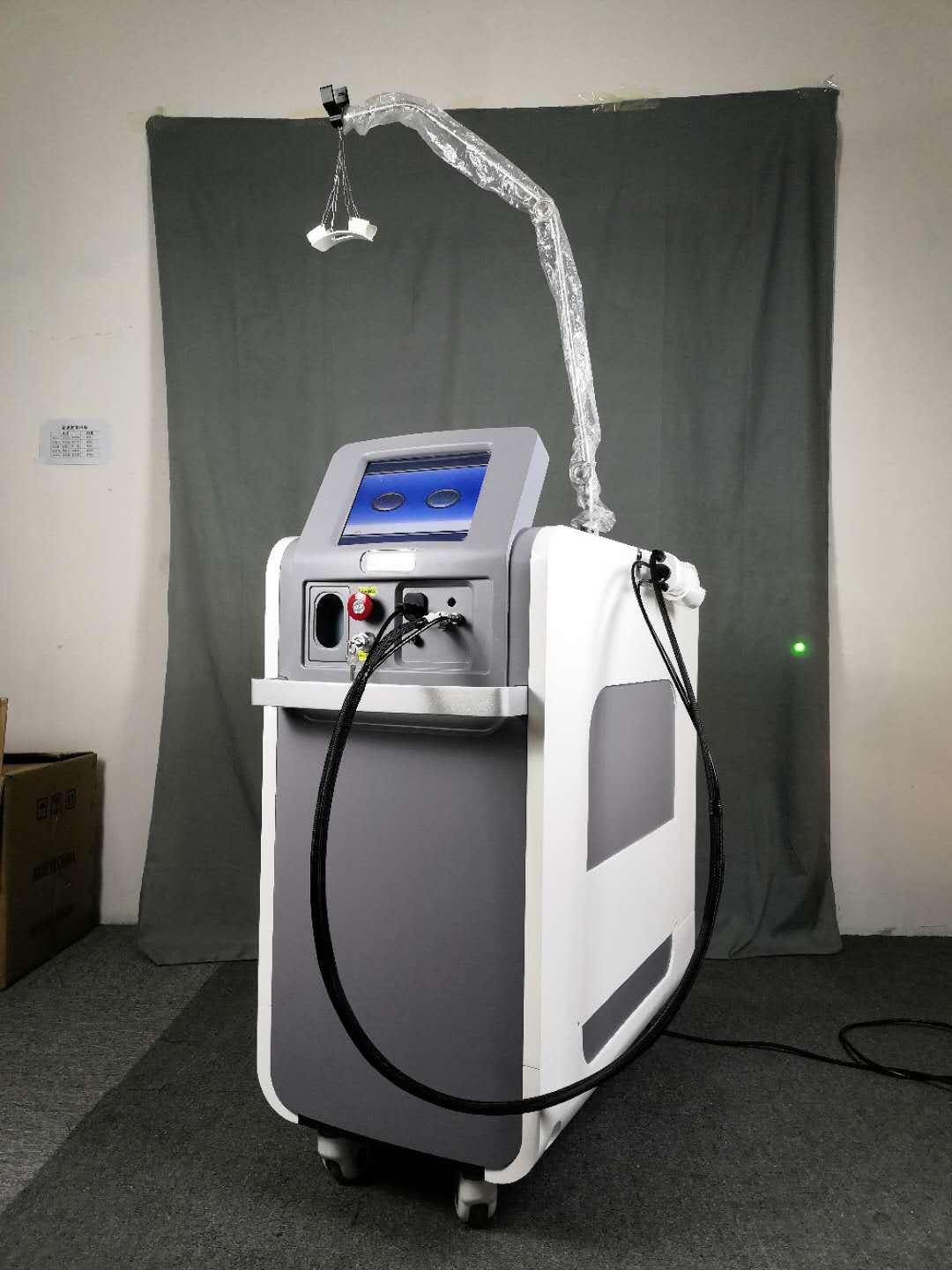 

Alexandrite Candela Laser Machine 755nm Professional Painless Q switch nd yag 1064nm for pernement hair removal no pain tattoo removal, Black