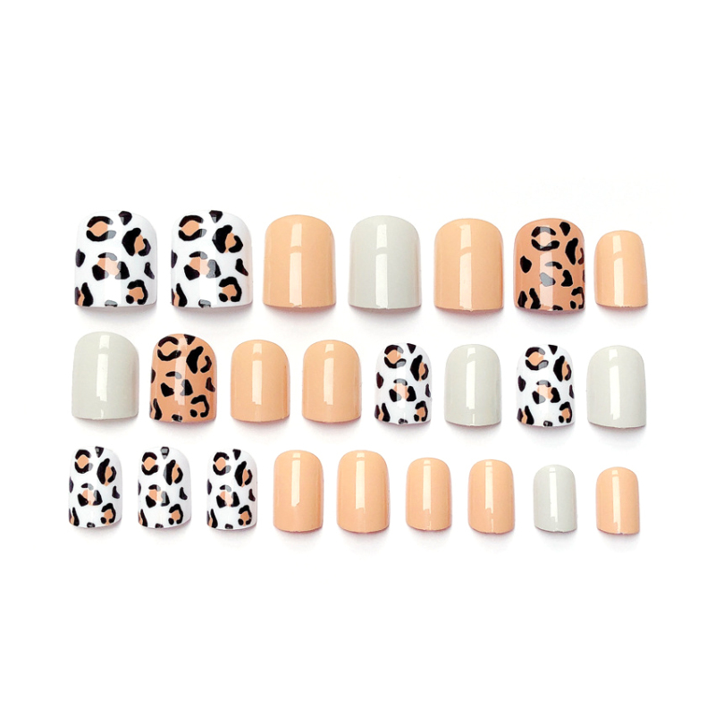 

24 Pcs/set Leopard Print Pattern Acrylic Square Head Fake Nails Peach Matte Fasle Nails Tips Decorated For Fashion Nail Art Tool, As picture01
