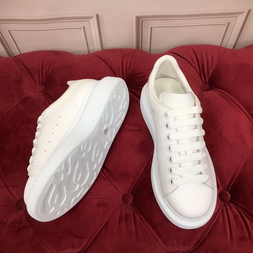 

2021 Designer Casual Shoes Mens Sneakers Womens High Low Top Technical Canvas Leather bee Classic Luxurys Trainers size35-45, 01