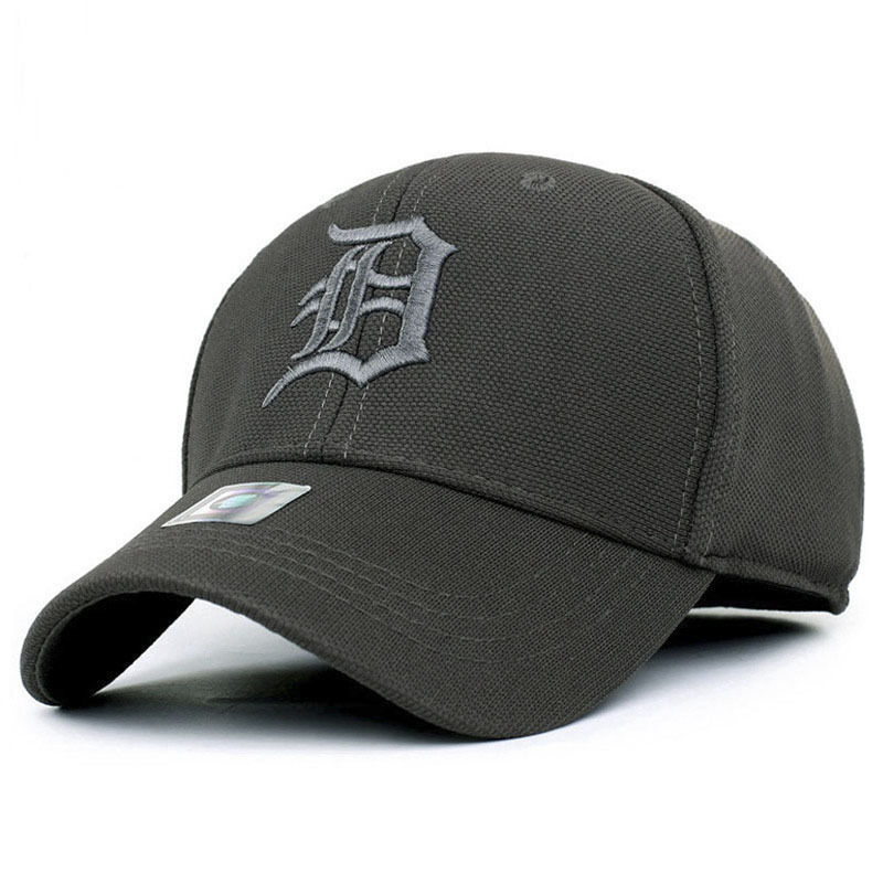 

Classic Baseball Men and Women Fashion Cap Cotton Embroidery Adjustable Sports Caual Hat Nice Quality Head Wear 012