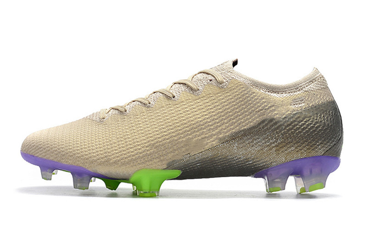 size 7 boys cleats