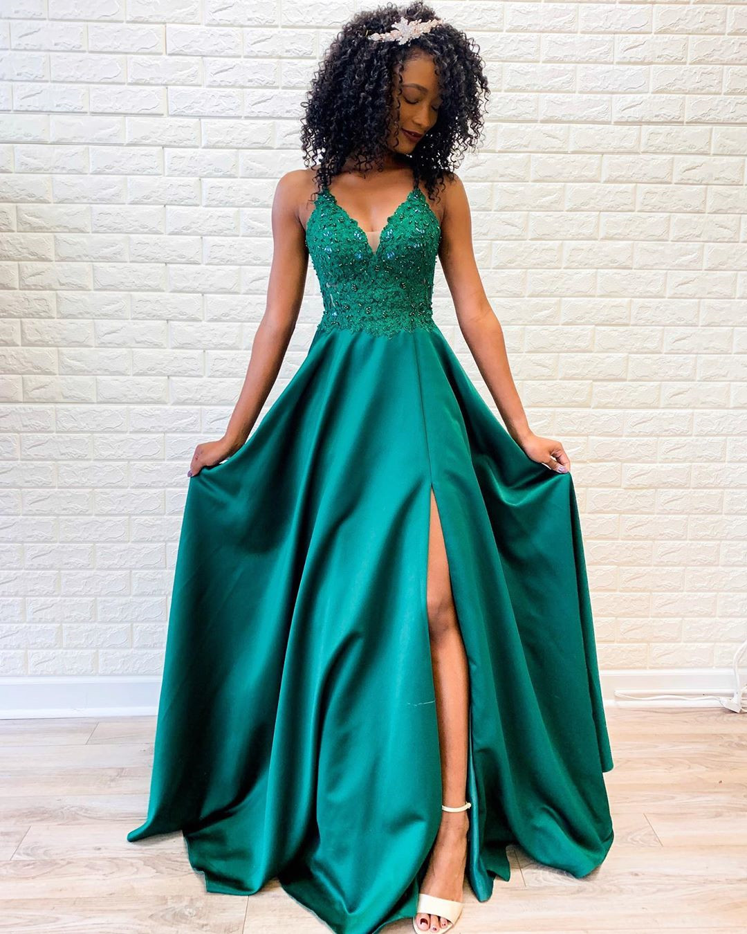 

Princess Sleeveless Satin Prom Formal Dresses A-line Satin Slit Evening Dress Appliques Beading Gowns Party Illusion, Hunter