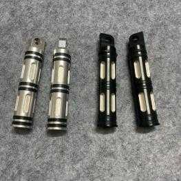 

2 Pcs Mount-style footpeg supports Footboards Motorcycle Foot Pegs Footrests case for Dyna Softail Sportste