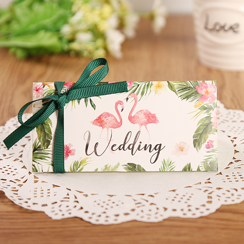 

Flamingo Triangular Brick Candy Box Wedding Gift Boxes for Guests Wedding Favors and Gifts Chocolate Box Party Supplier Decor