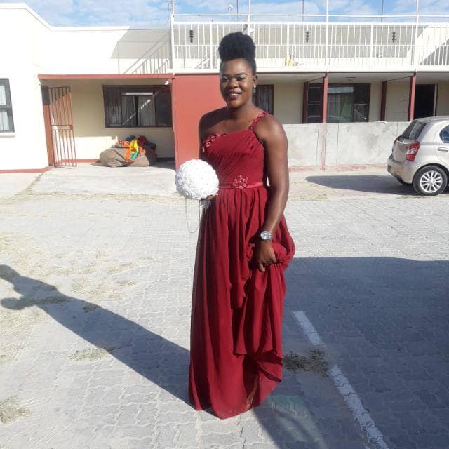 

Burgundy Chiffon Bridesmaid Dresses A-Line One Shoulder Pleats Beaded Wedding Guest Dresses African Women Maid of Honor Gowns