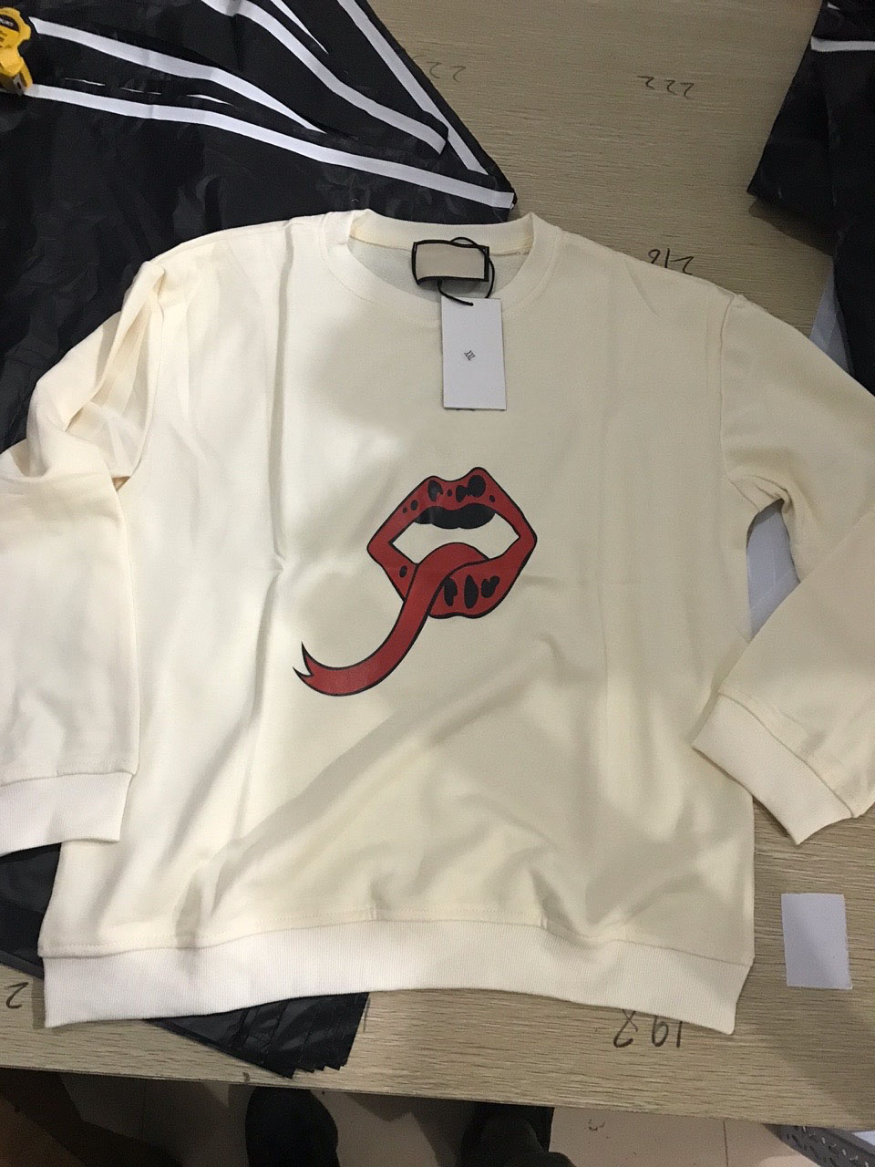 

20s Wholesale Men Sweatershirt Fashion Solid Color Pullover Hoodie Casual Streetwear Sweater Mens Clothes ZWN9761, Beige